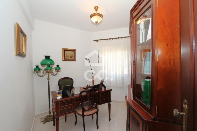 Moradia T4 para Venda em Porches Foto 14