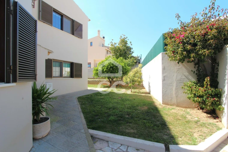 Moradia T4 para Venda em Porches Foto 23