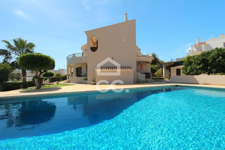 Moradia T4 para Venda em Porches