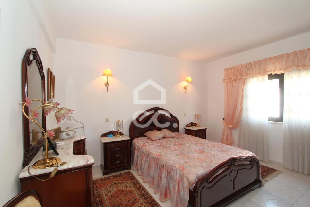 Moradia T4 para Venda em Porches Foto 24