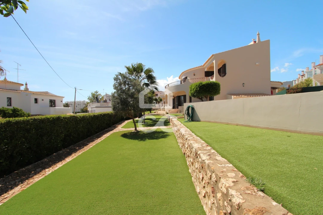 Moradia T4 para Venda em Porches Foto 52