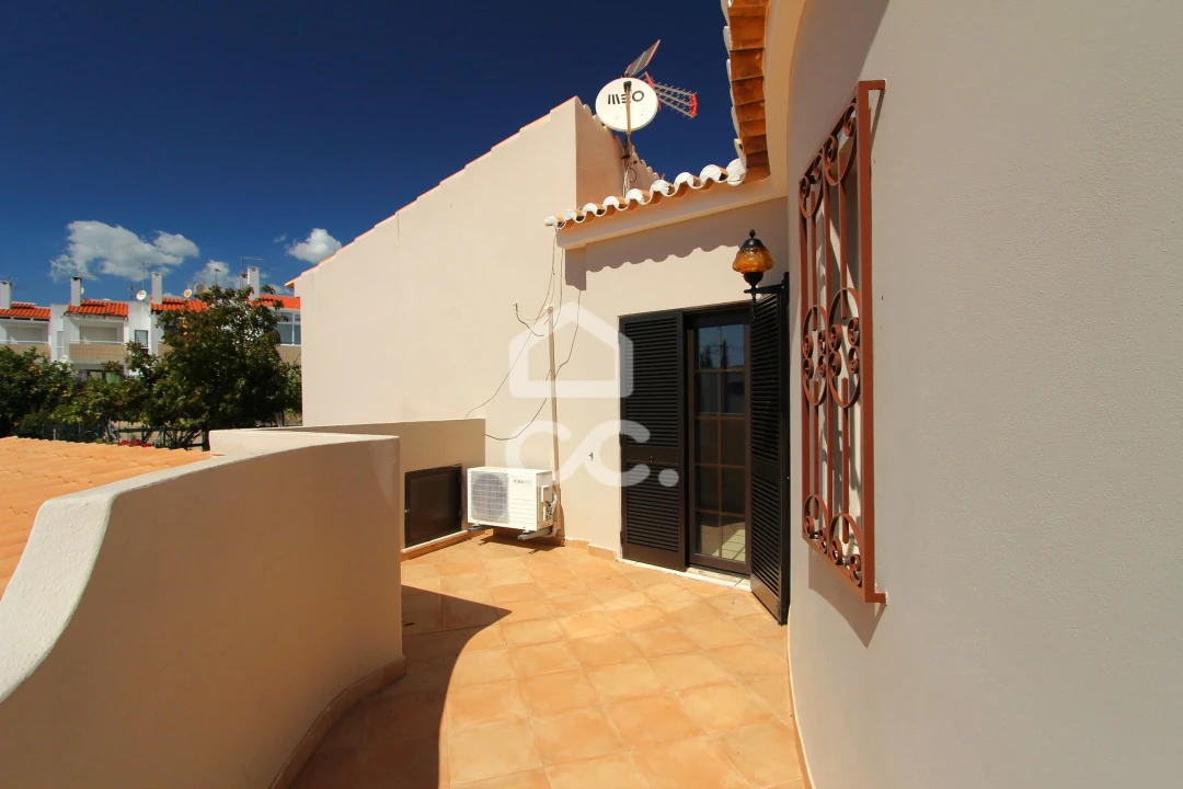 Moradia T4 para Venda em Porches Foto 36