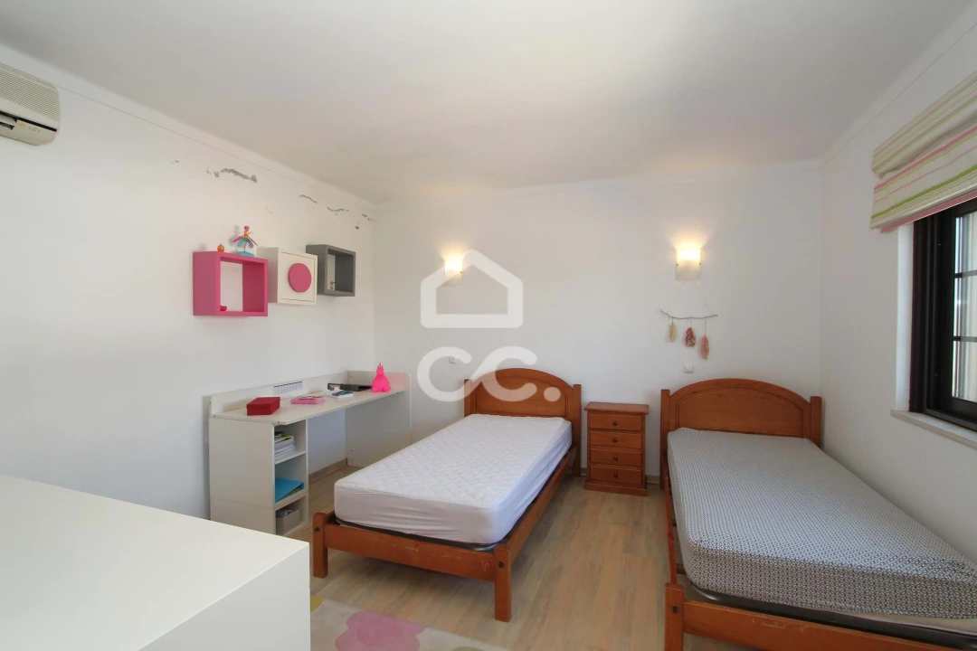 Moradia T4 para Venda em Porches Foto 30