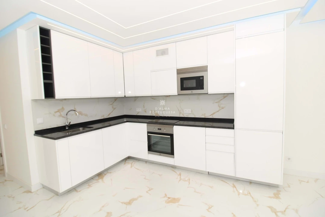 Apartamento T2 para Venda em Quarteira Foto 2
