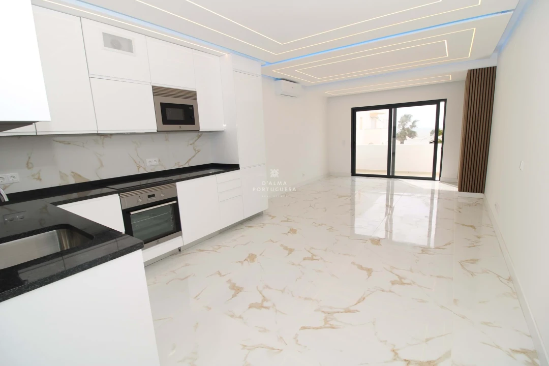 Apartamento T2 para Venda em Quarteira Foto 6