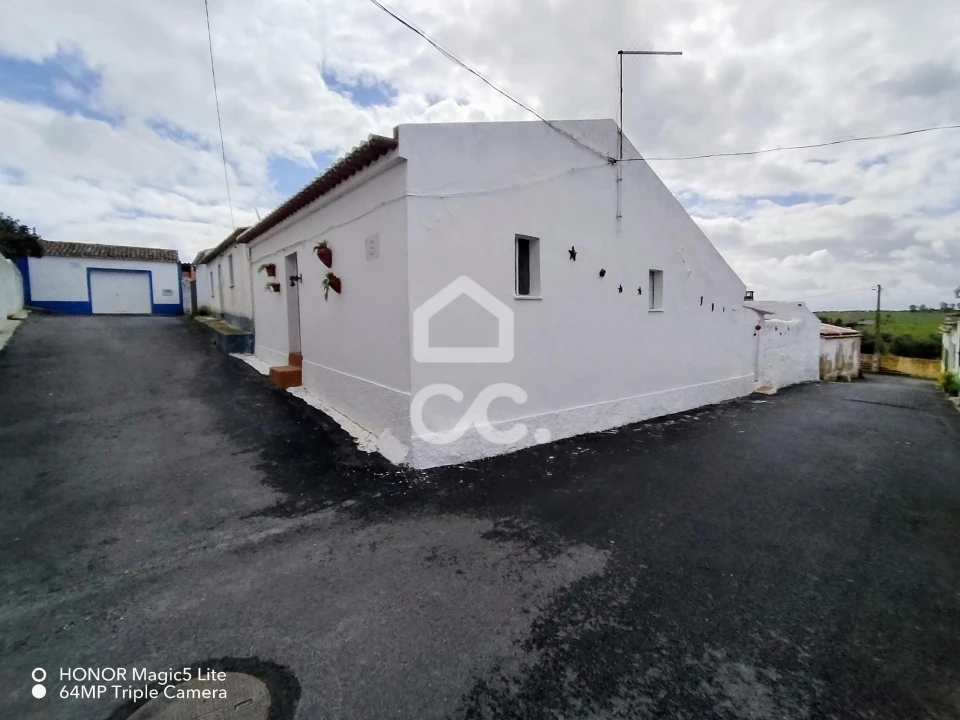 Moradia T2 para Venda em Panoias e Conceição Foto 1