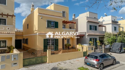 Moradia T3 para Venda em Quelfes