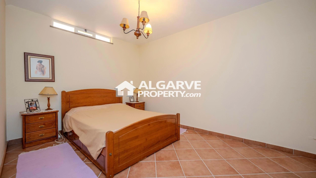 Moradia T3 para Venda em Quelfes Foto 43
