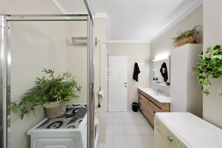 Apartamento T1 para Venda em Alvor Foto 24