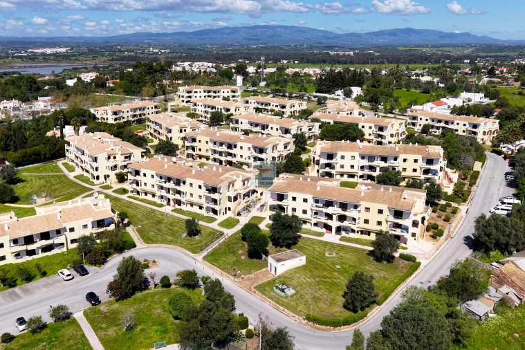 Apartamento T1 para Venda em Alvor Foto 3