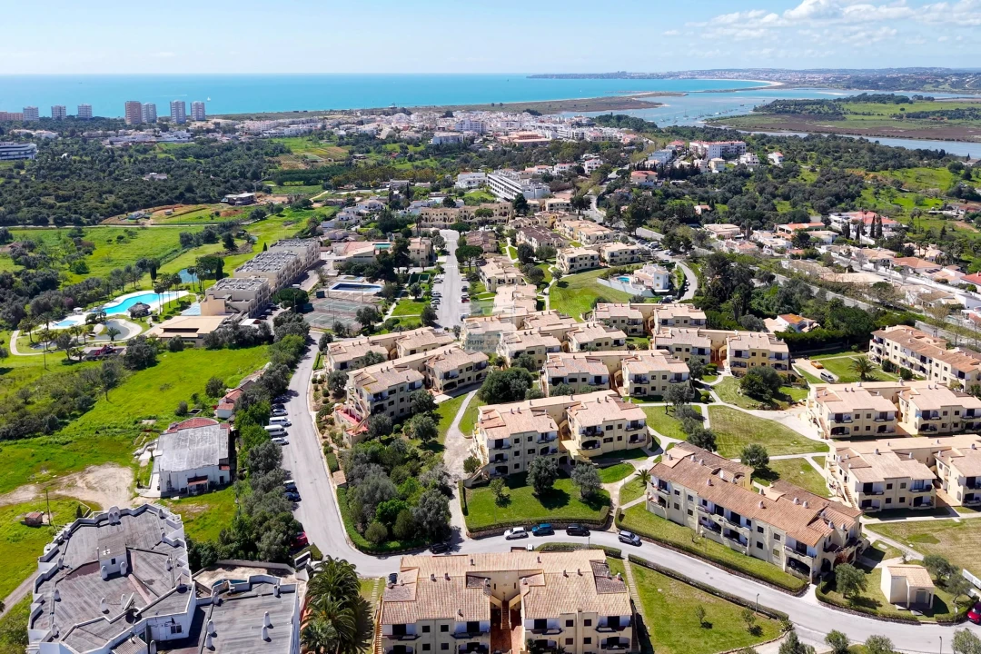 Apartamento T1 para Venda em Alvor Foto 2