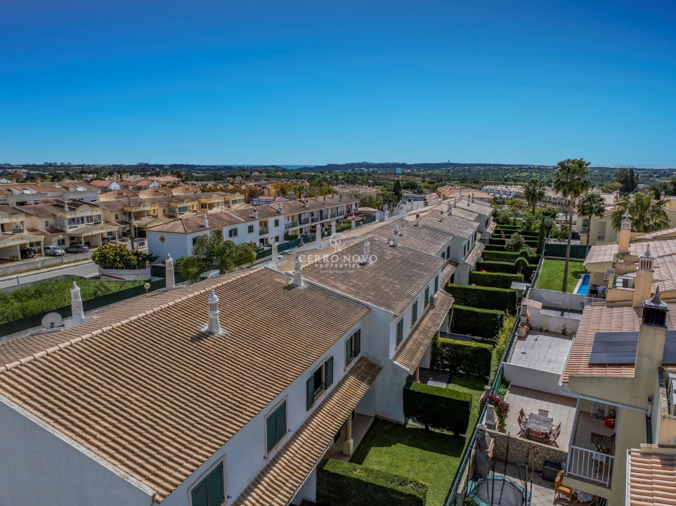 Moradia T4 para Venda em Ferreiras Foto 27