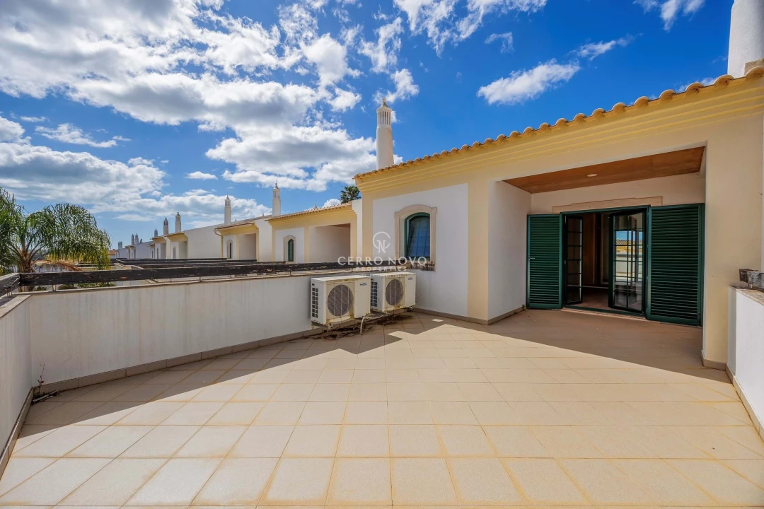 Moradia T4 para Venda em Ferreiras Foto 19