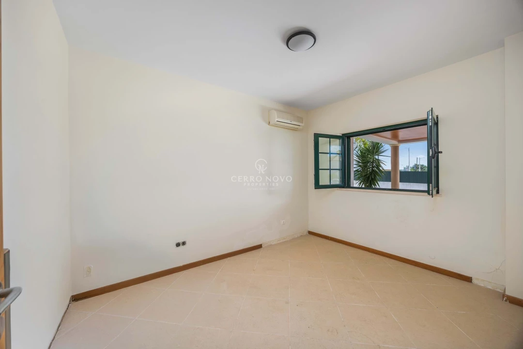 Moradia T4 para Venda em Ferreiras Foto 14