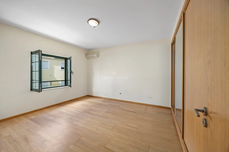 Moradia T4 para Venda em Ferreiras Foto 22