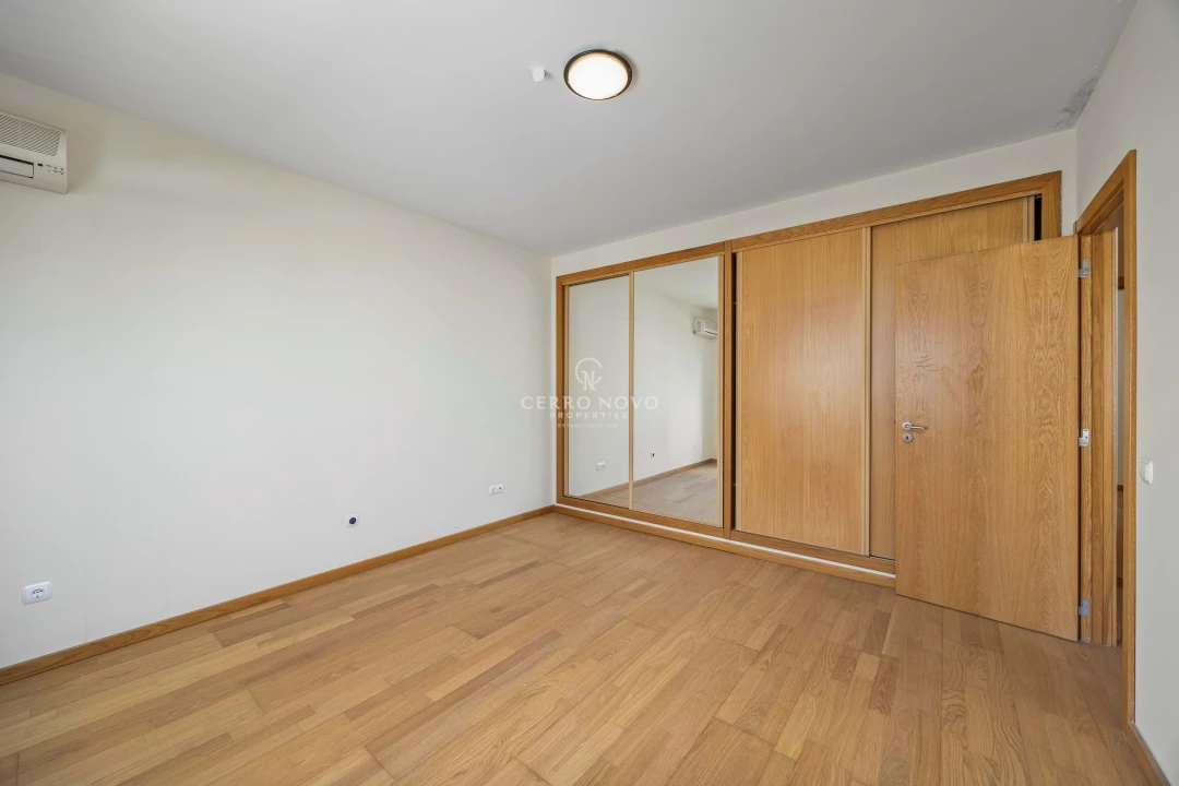 Moradia T4 para Venda em Ferreiras Foto 23