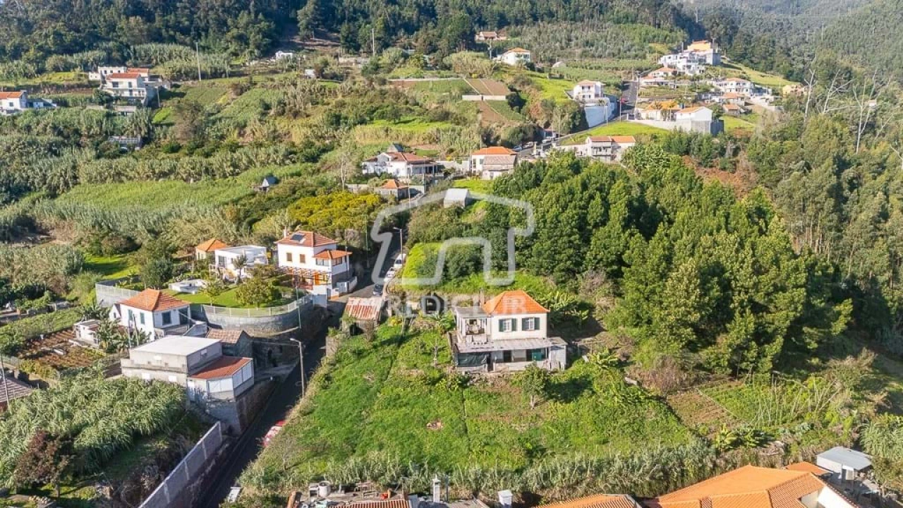 Moradia T2 para Venda em Canhas Foto 1