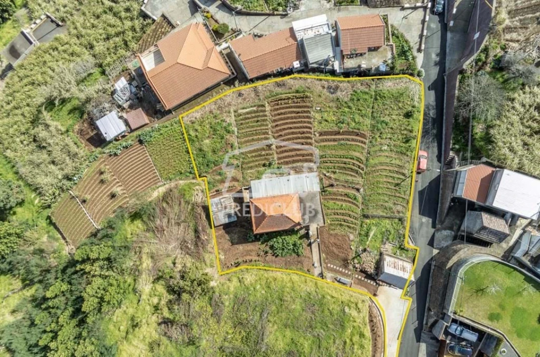 Moradia T2 para Venda em Canhas Foto 24