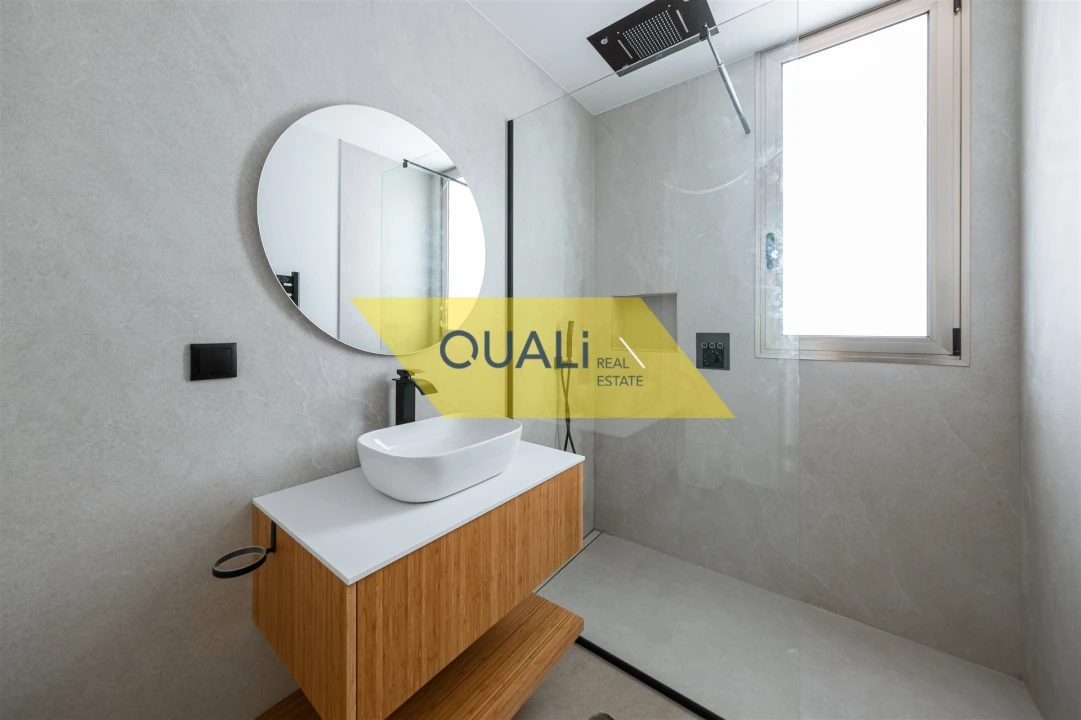 Moradia T3 para Venda em Estreito da Calheta Foto 16