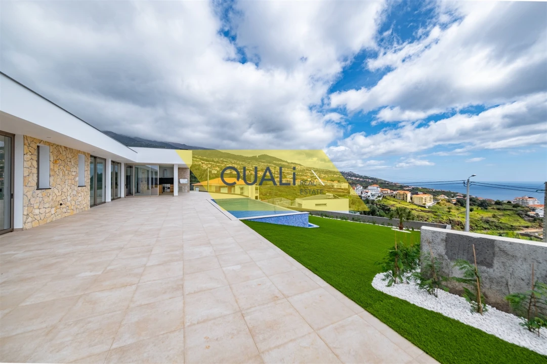 Moradia T3 para Venda em Estreito da Calheta Foto 3