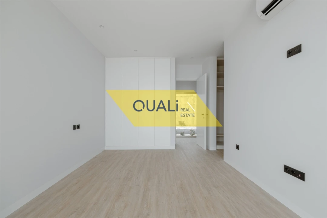 Moradia T3 para Venda em Estreito da Calheta Foto 14