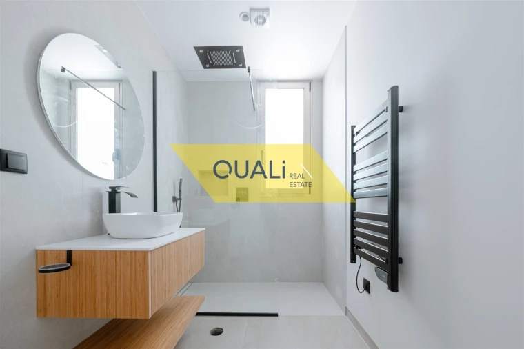 Moradia T3 para Venda em Estreito da Calheta Foto 15