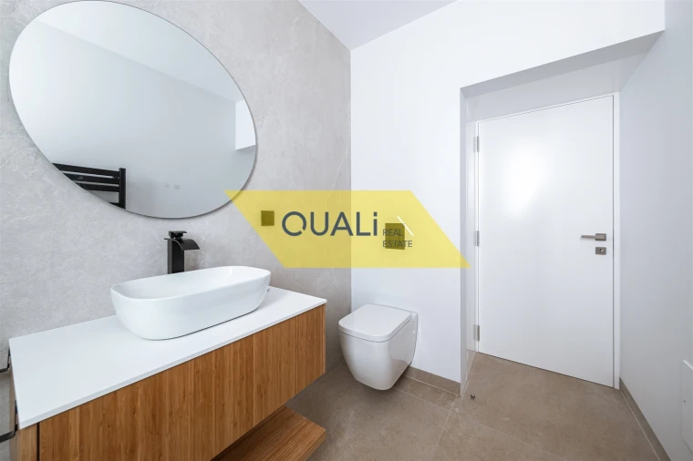 Moradia T3 para Venda em Estreito da Calheta Foto 11