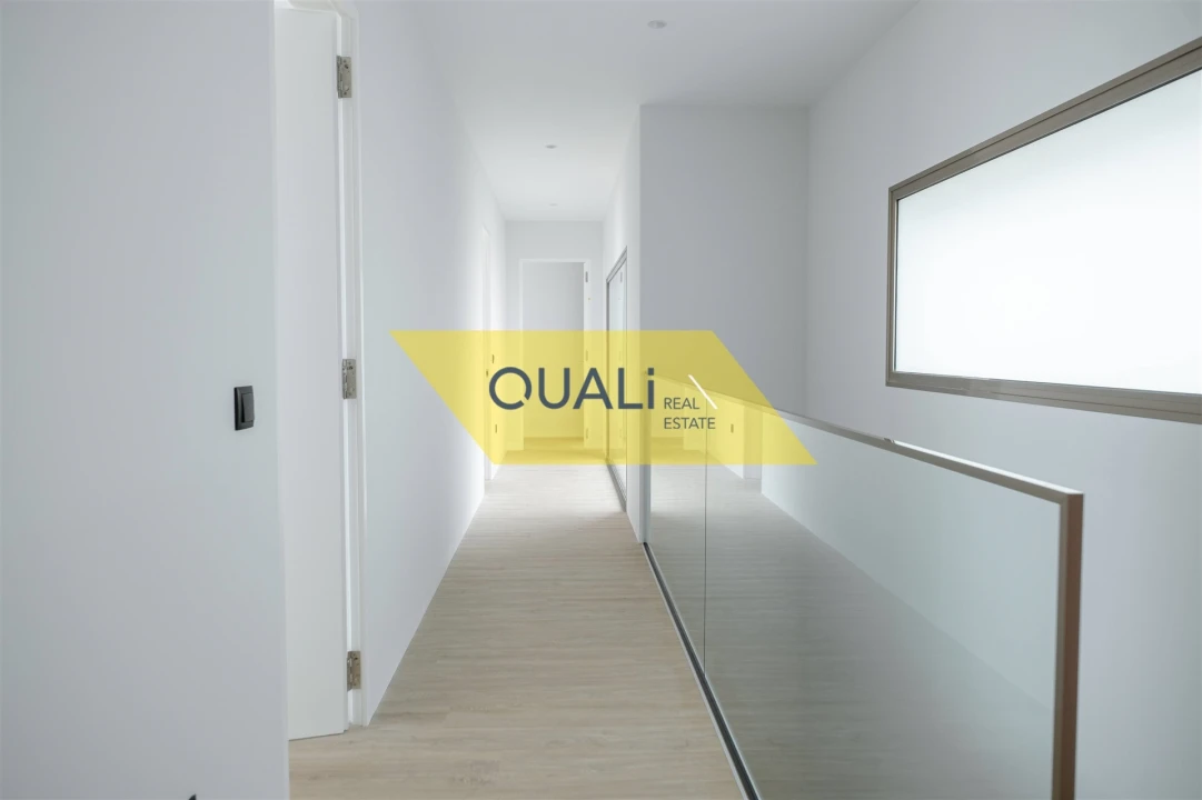 Moradia T3 para Venda em Estreito da Calheta Foto 8