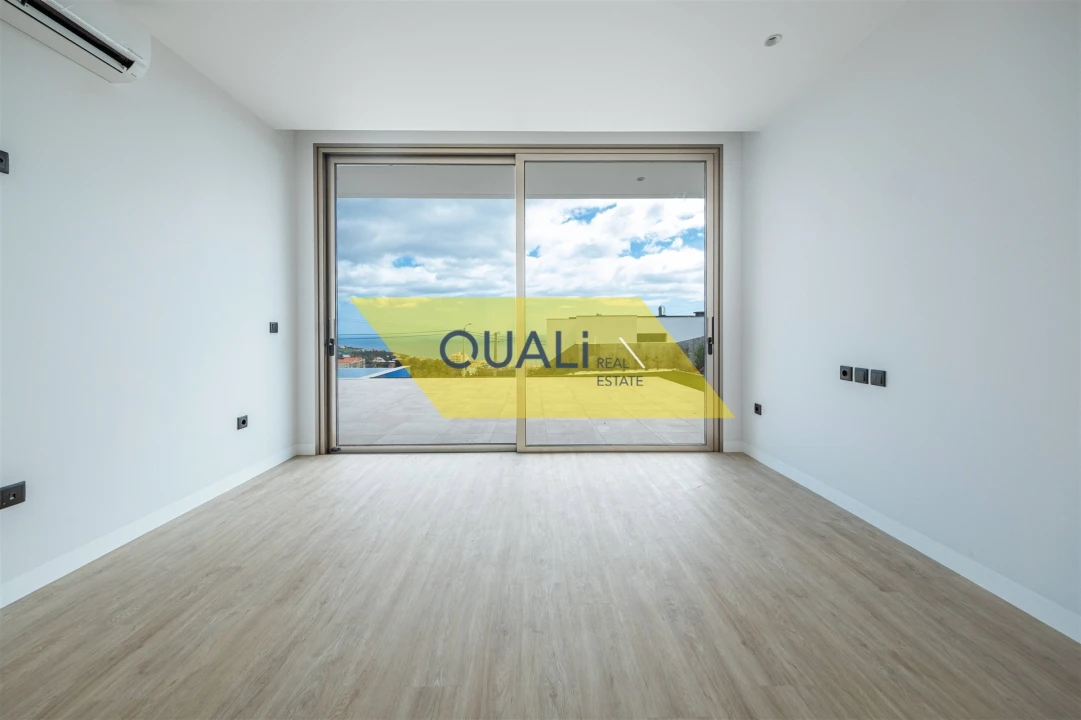 Moradia T3 para Venda em Estreito da Calheta Foto 17