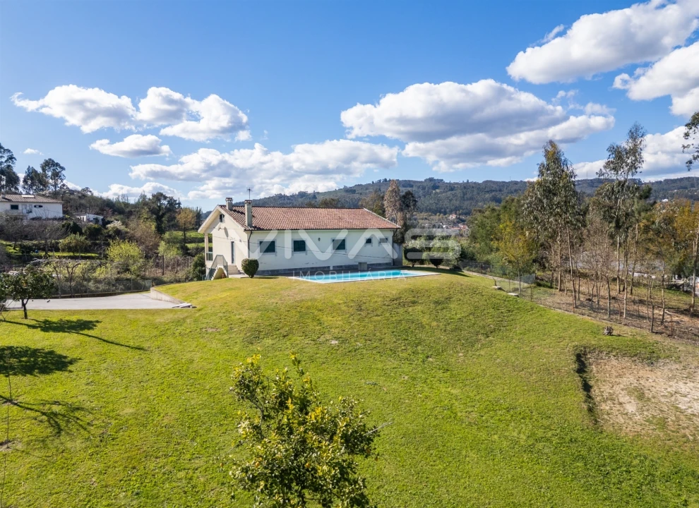 Moradia T3 para Venda em Esqueiros, Nevogilde e Travassós Foto 4