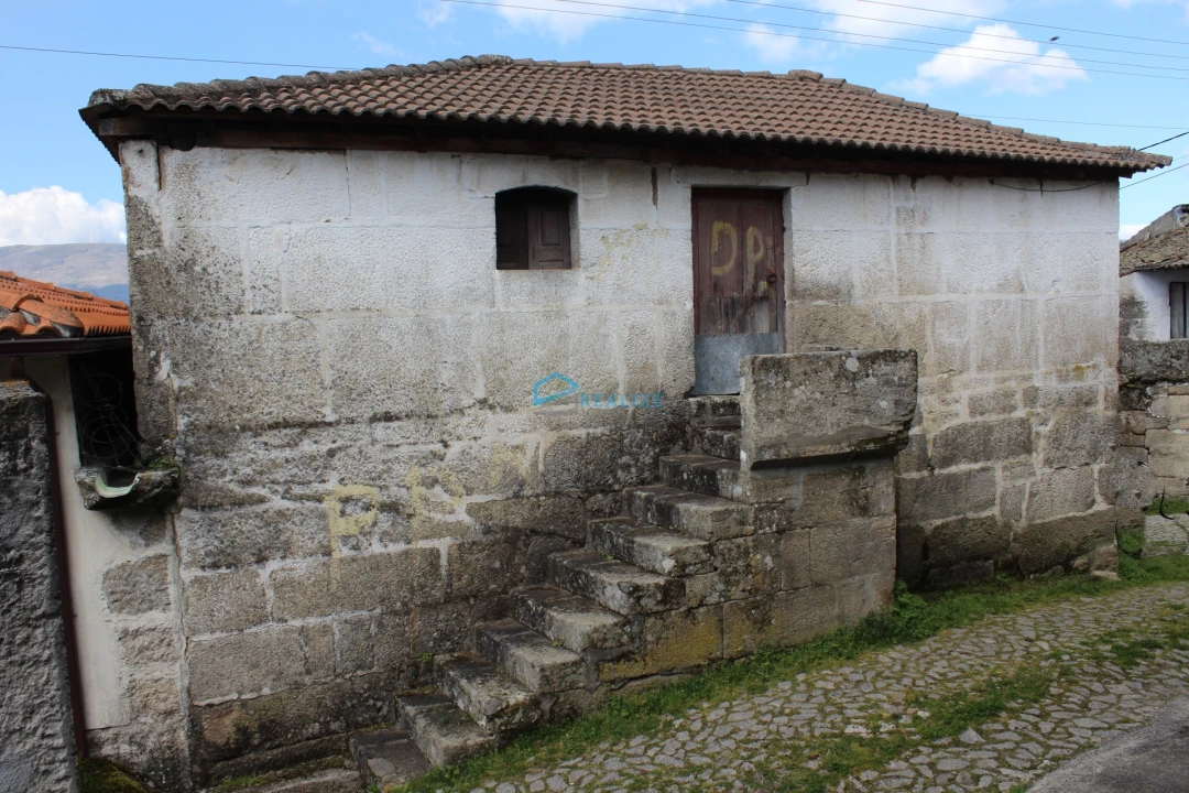 Moradia T6 para Venda em Telões Foto 9