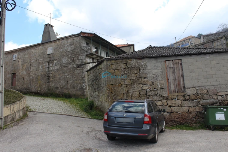 Moradia T6 para Venda em Telões Foto 5