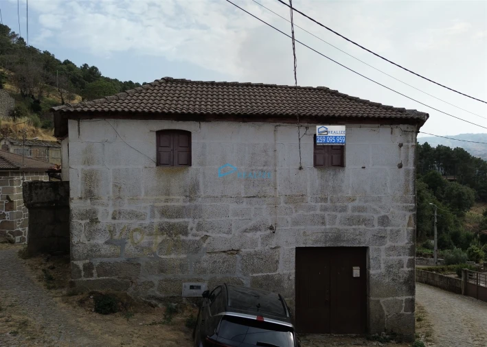 Moradia T6 para Venda em Telões Foto 7