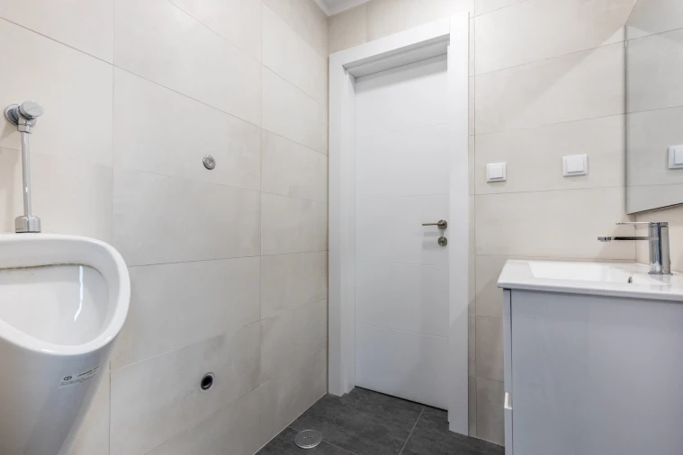 Loja para Arrendamento em Santo António Foto 6