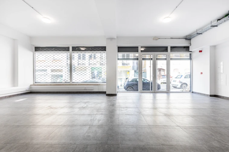 Loja para Arrendamento em Santo António Foto 3