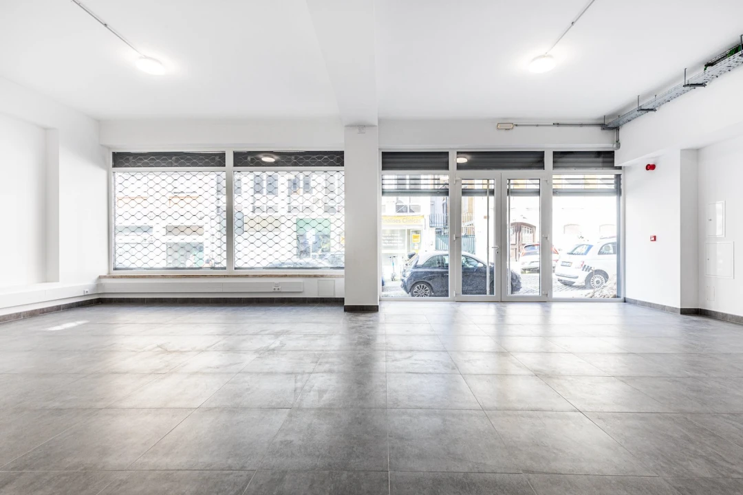 Loja para Arrendamento em Santo António Foto 3