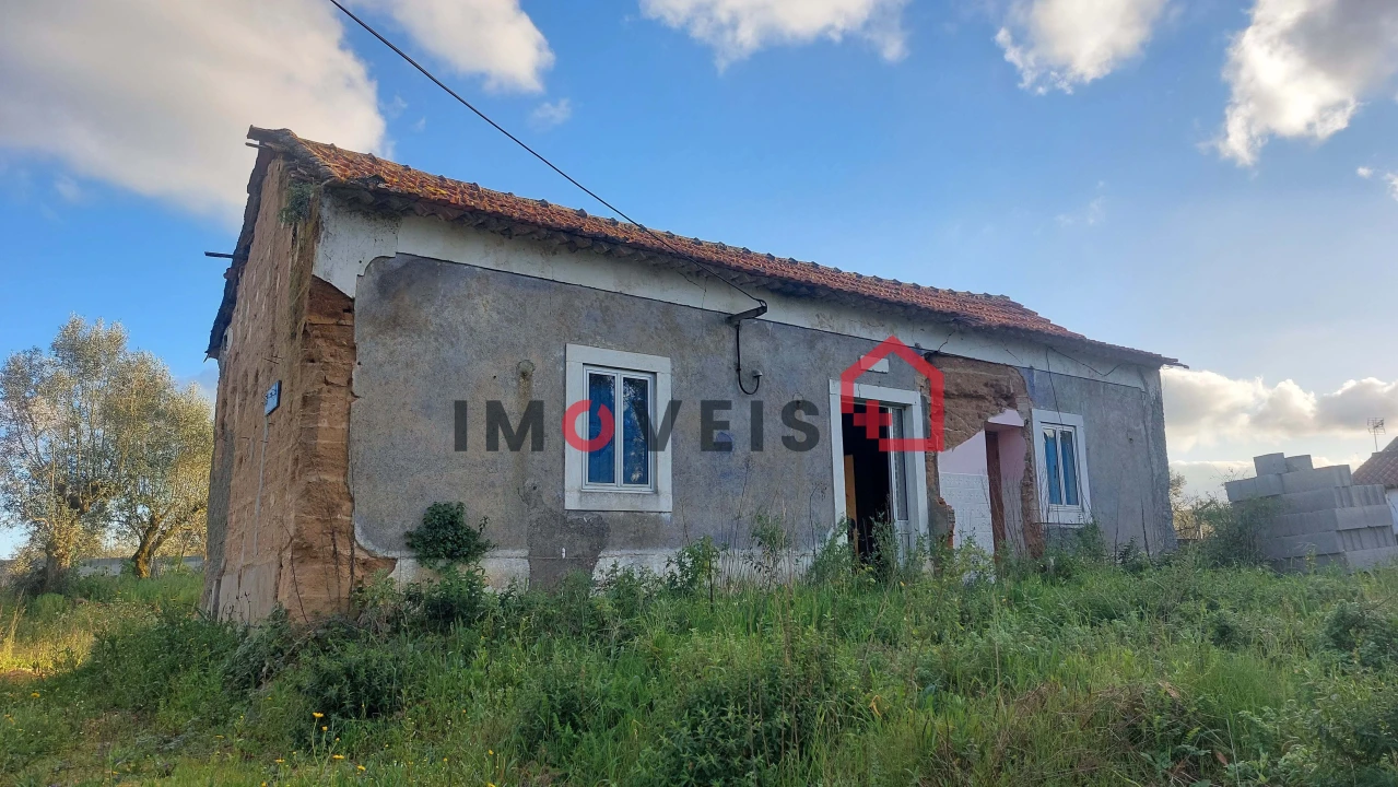 Moradia T2 para Venda em Rio de Couros e Casal dos Bernardos Foto 1