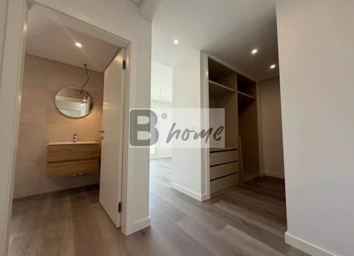 Apartamento T2 para Venda em Corroios Foto 13