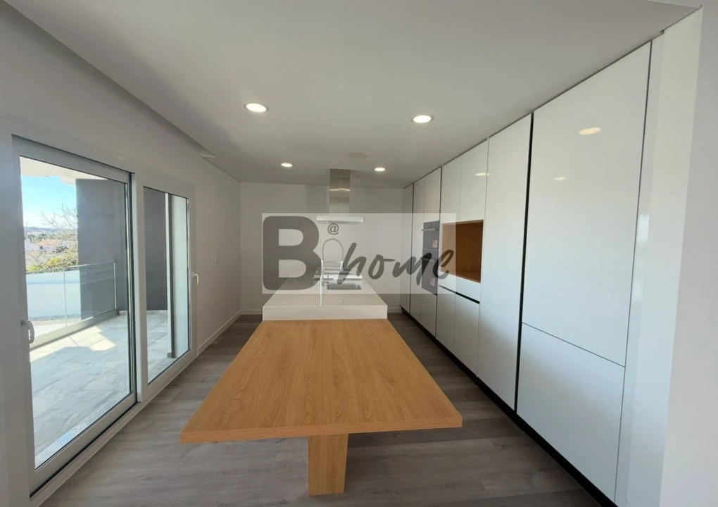 Apartamento T1 para Venda em Corroios Foto 2
