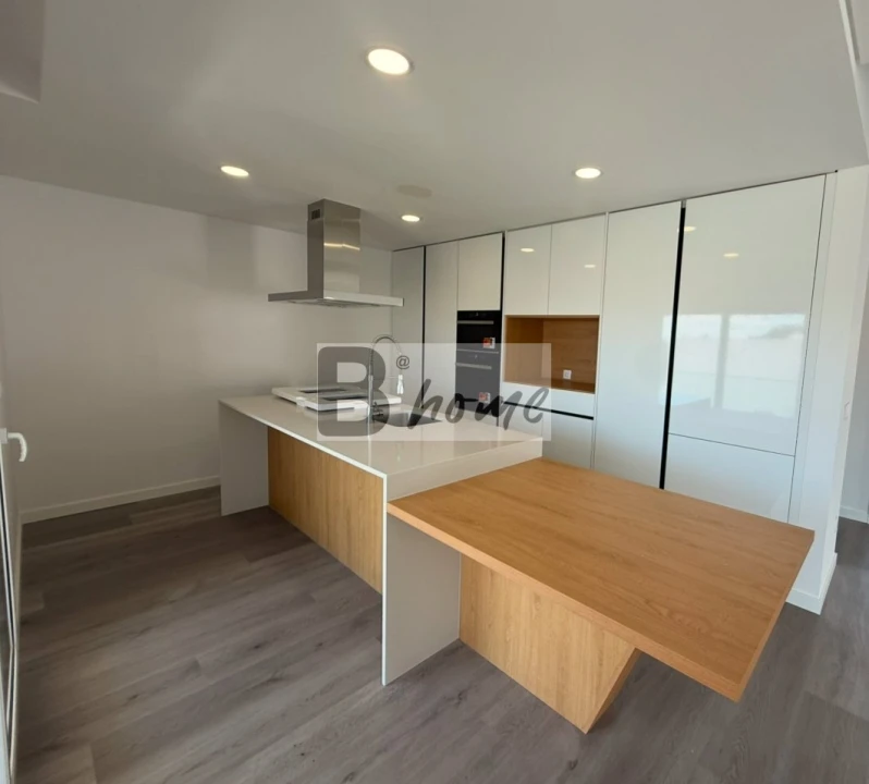 Apartamento T1 para Venda em Corroios Foto 8