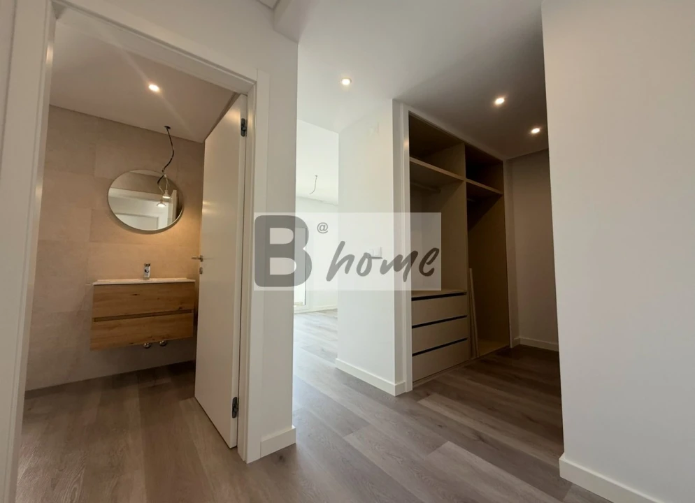 Apartamento T2 para Venda em Corroios Foto 14