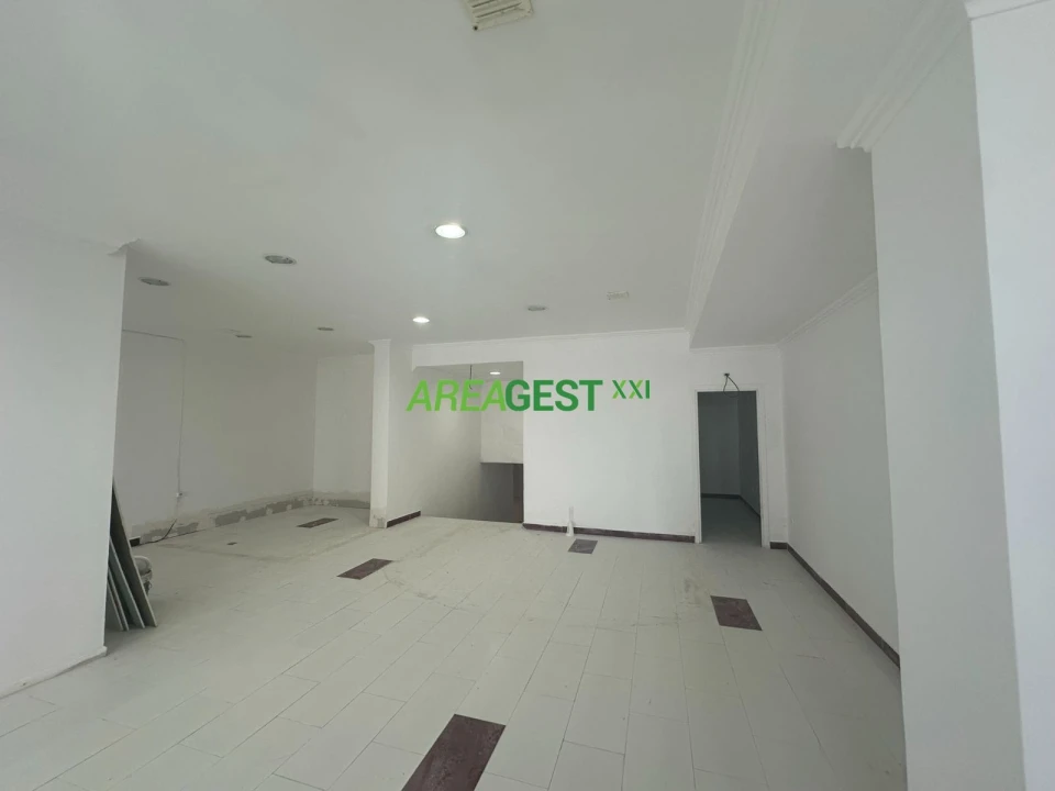 Loja para Venda em Costa da Caparica Foto 2