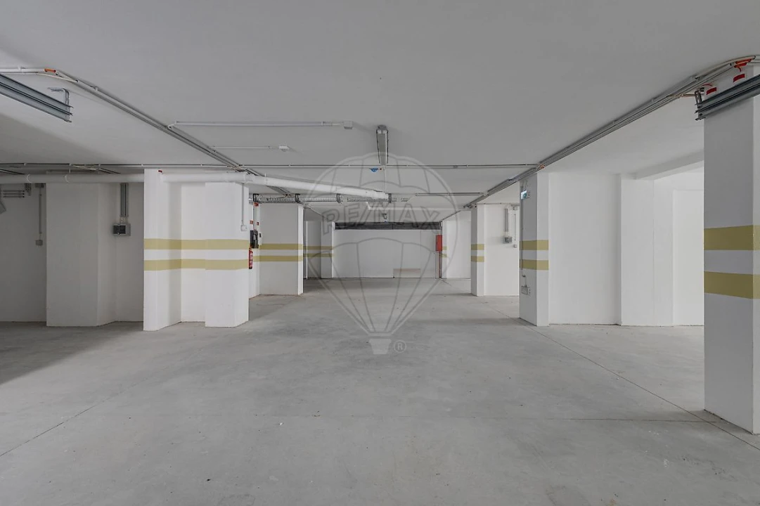 Apartamento T5 para Venda em Gafanha da Encarnação Foto 47