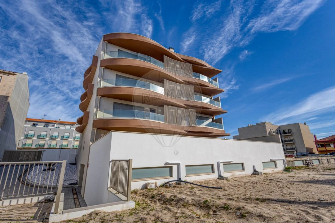 Apartamento T5 para Venda em Gafanha da Encarnação Foto 49