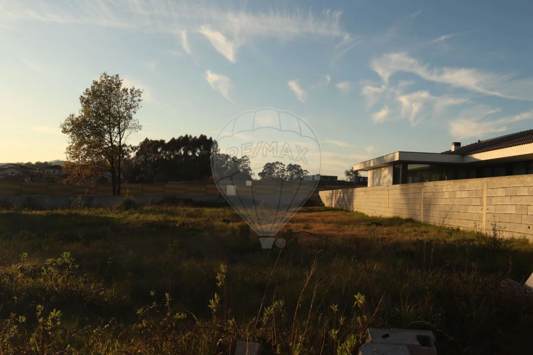 Terreno para Venda em Avidos e Lagoa Foto 1