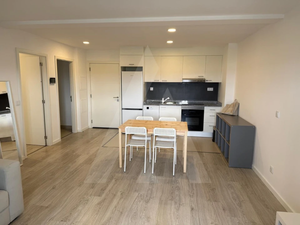 Apartamento T2 para Arrendamento em Aradas Foto 1