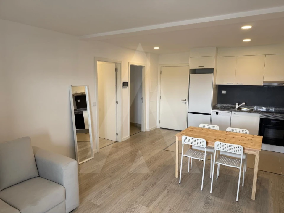Apartamento T2 para Arrendamento em Aradas Foto 3