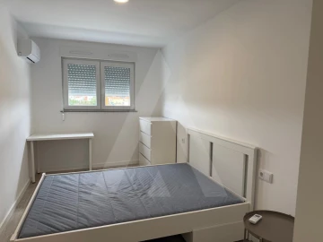 Apartamento T2 para Arrendamento em Aradas