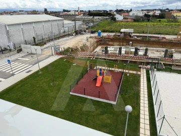 Apartamento T2 para Arrendamento em Aradas