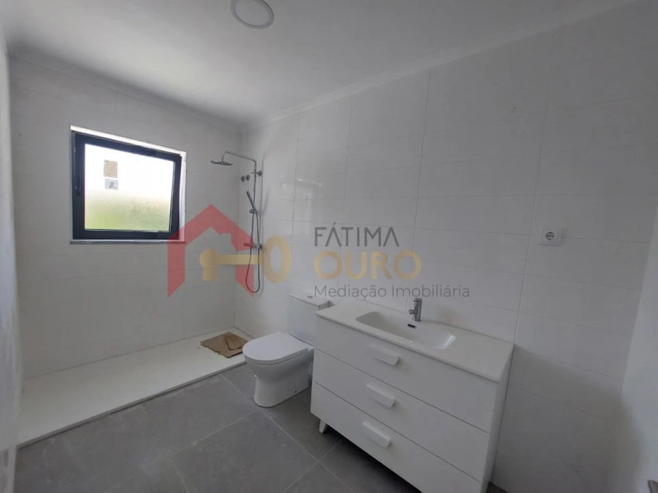 Moradia T4 para Venda em Assunção, Ajuda, Salvador e Santo Ildefonso Foto 19